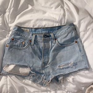 501 Levi shorts